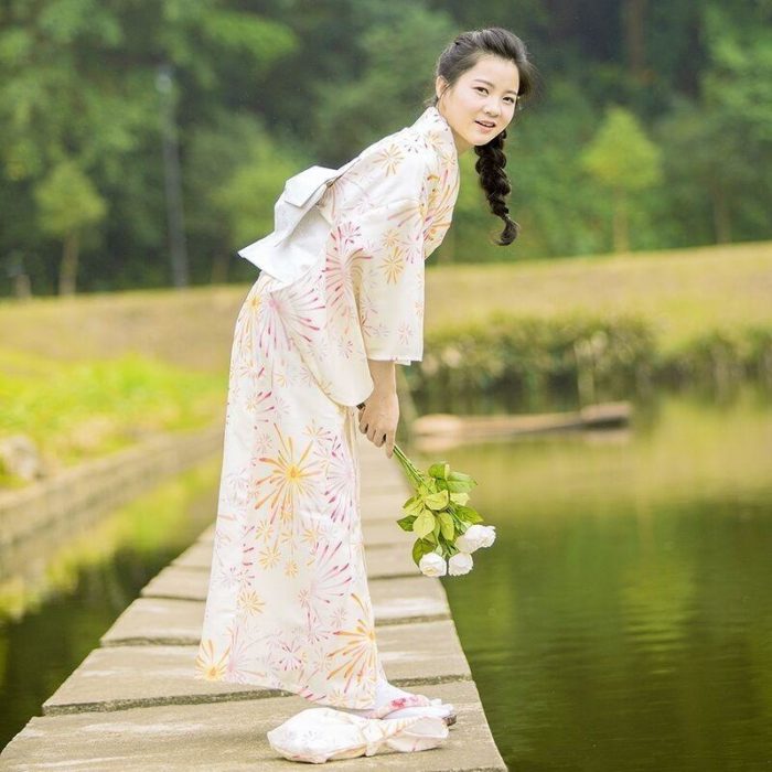Japansk Kimono Woman - Hanabi